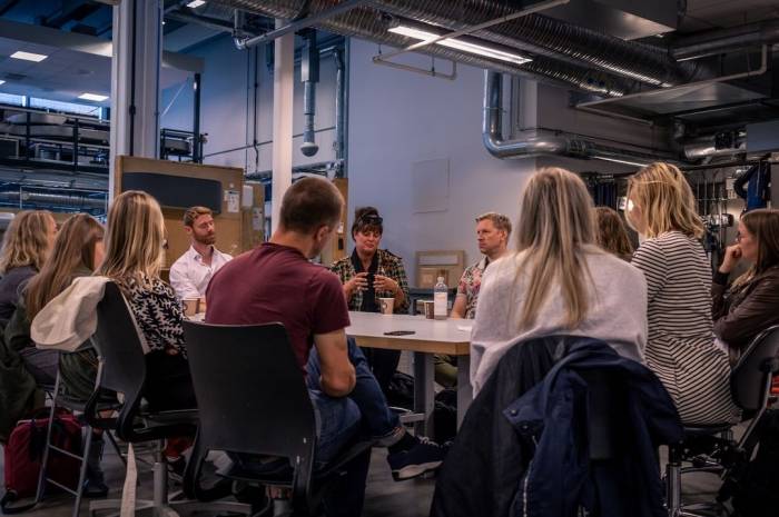 På hver samling kan du delta i diskusjons- eller arbeidsgrupper om ombruk. Foto: Simen Otnes for Sirkulær Ressurssentral